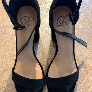 Black velvet sandal